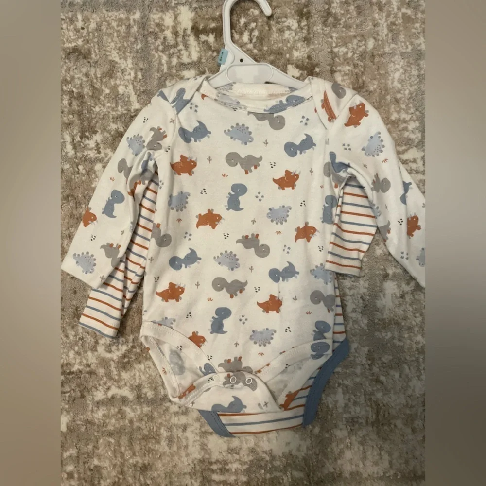 Little and Loved Baby Long Sleeve Cute Dinosaur Print Bodysuit Set size 6/9M-NWT